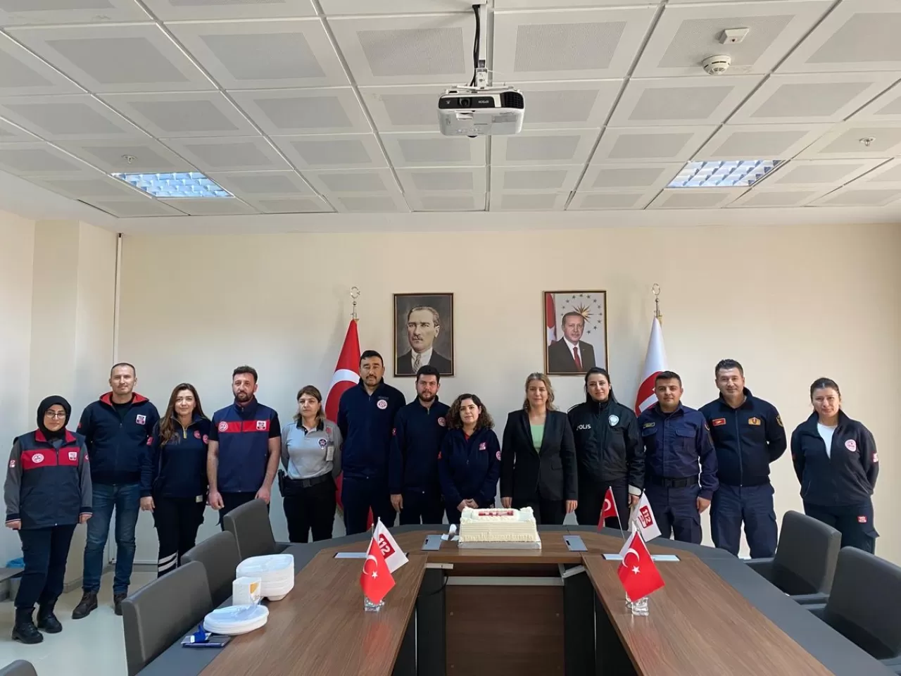 Aydın'da 112 Acil Çağrı Merkezi Çalışanları, 112 Günü'nde Kutlandı