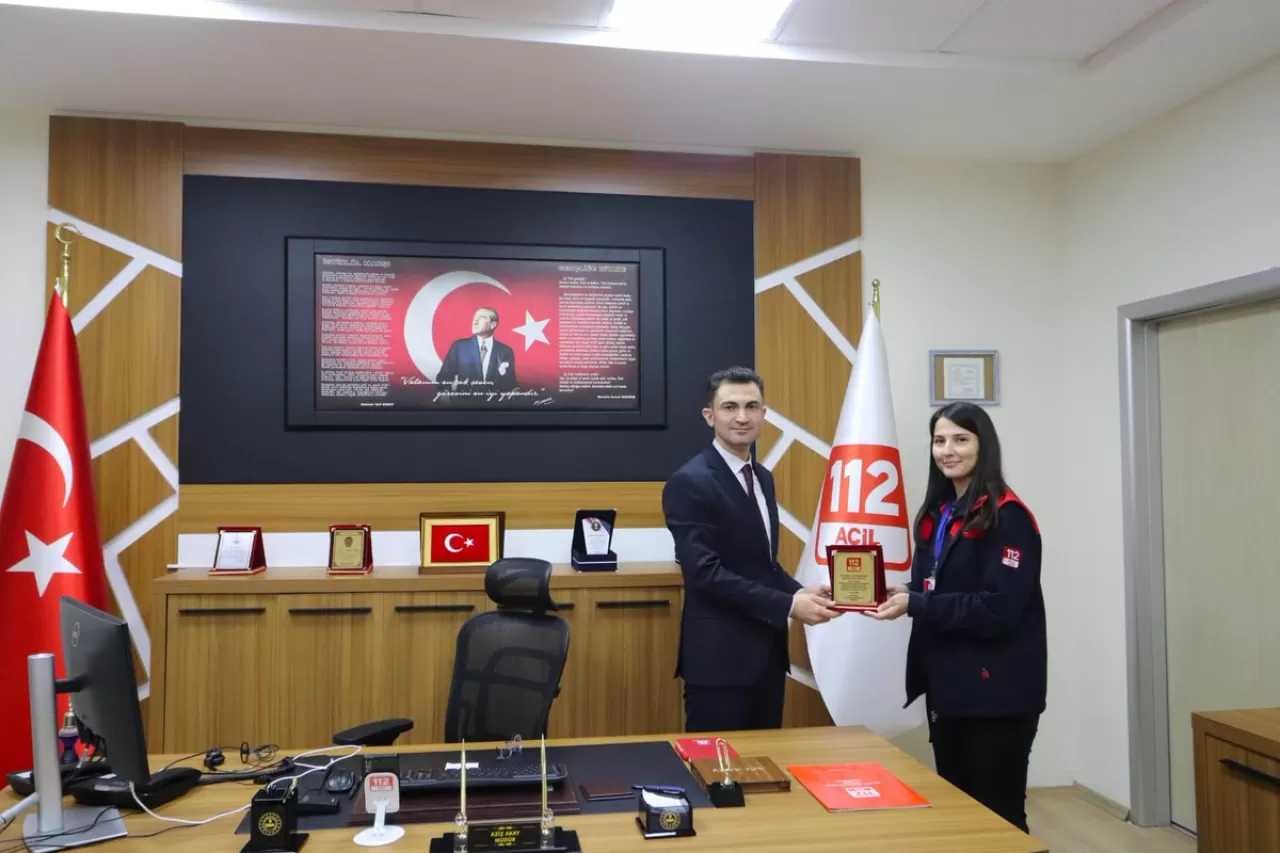 Samsun'da 112 Acil Çağrı Merkezi Personeline Başarı Plaketi