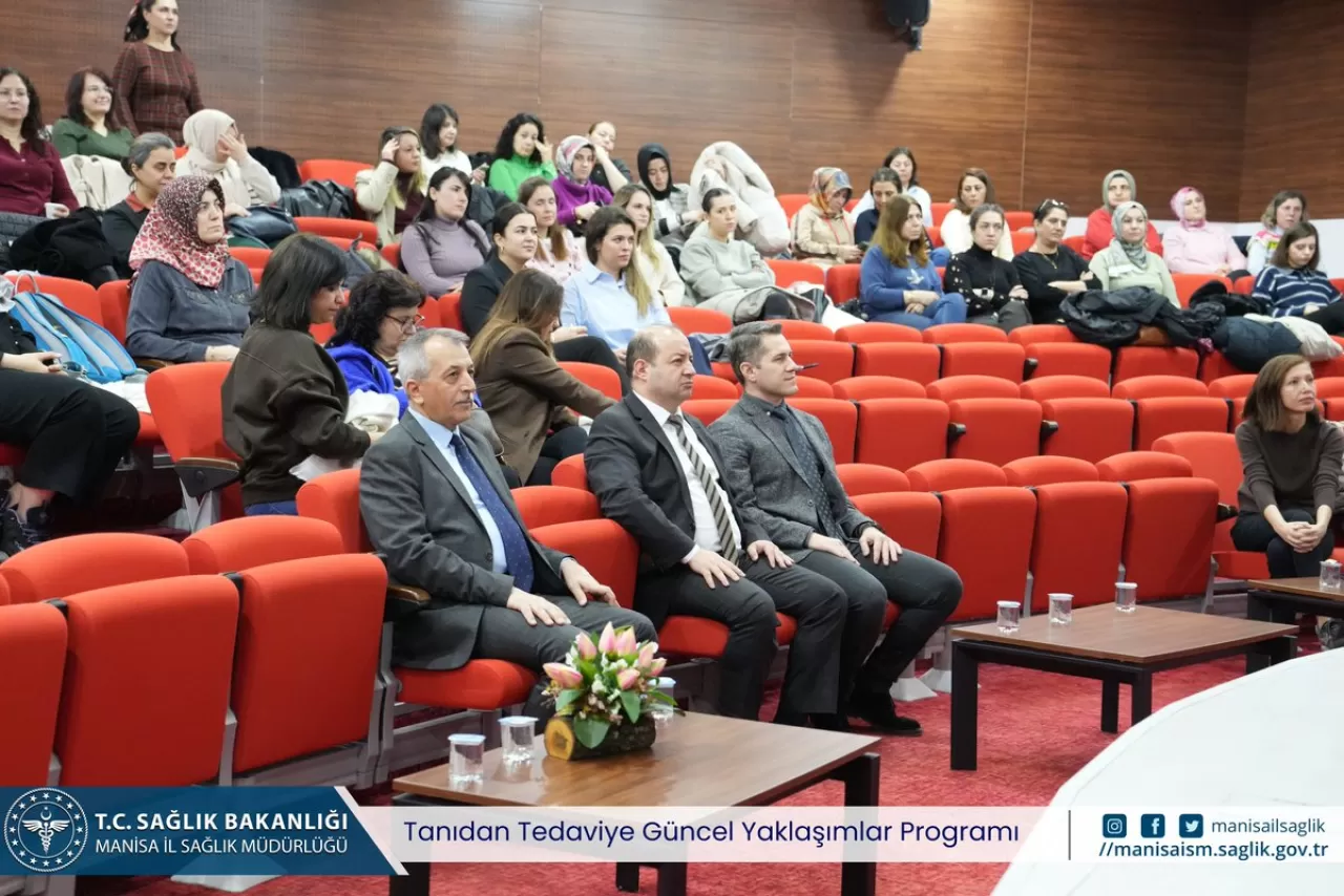 Manisa'da Aile Sağlığı Çalışanlarına Bağışıklama Eğitimi