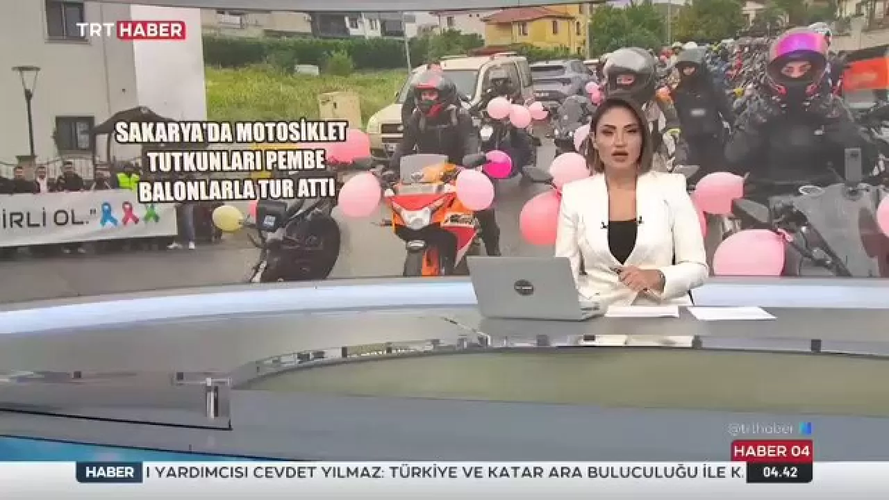Meme Kanseri Farkındalığı İçin Sakarya'da Pembe Balonlu Motosiklet Turu