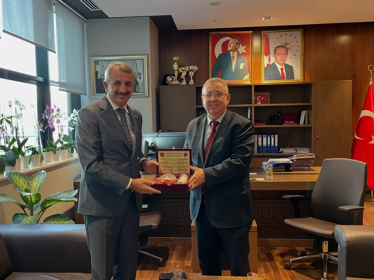 Edirne Valisi Yunus Sezer, Tekirdağ Şehir Hastanesi Başhekimi'ni Ziyaret Etti