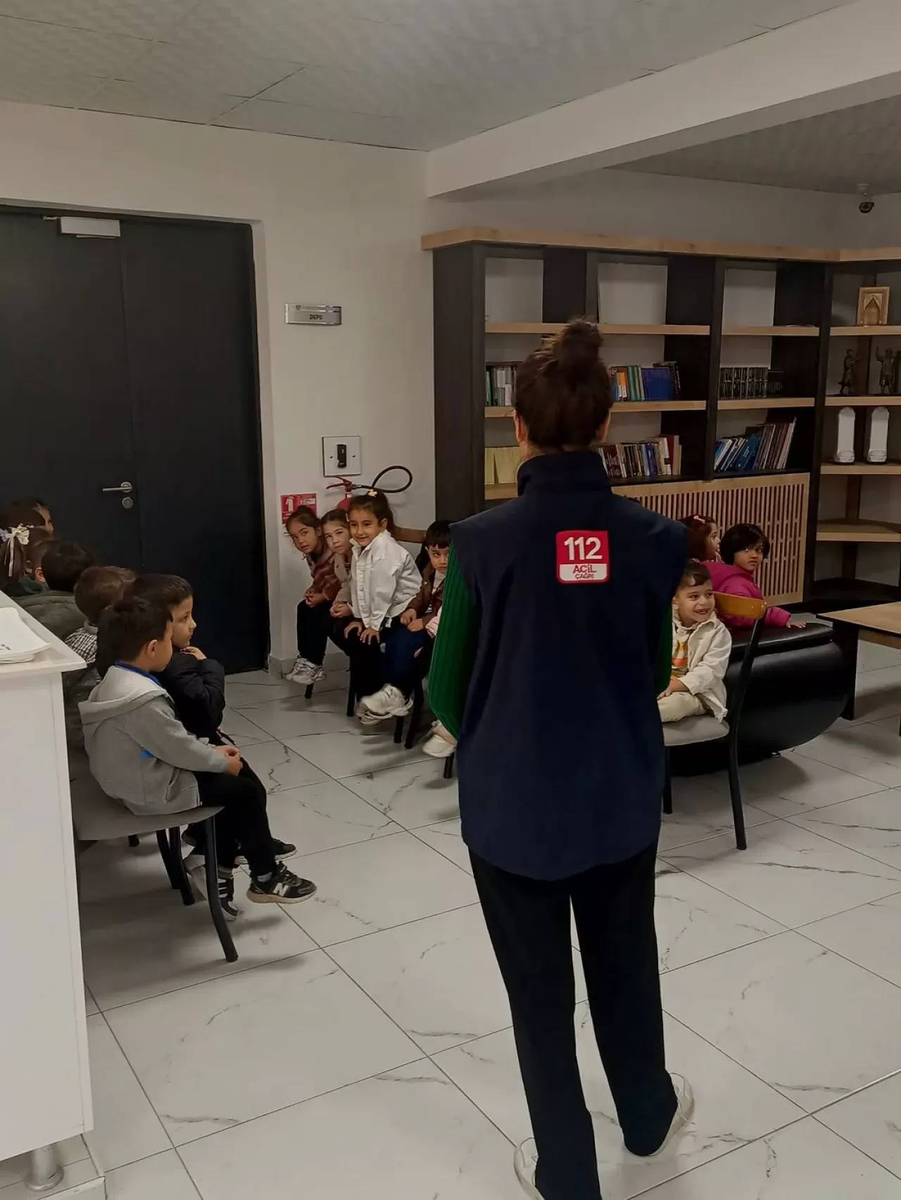 Karaman'da Minik Öğrenciler 112 Acil Çağrı Merkezi'ni Ziyaret Etti