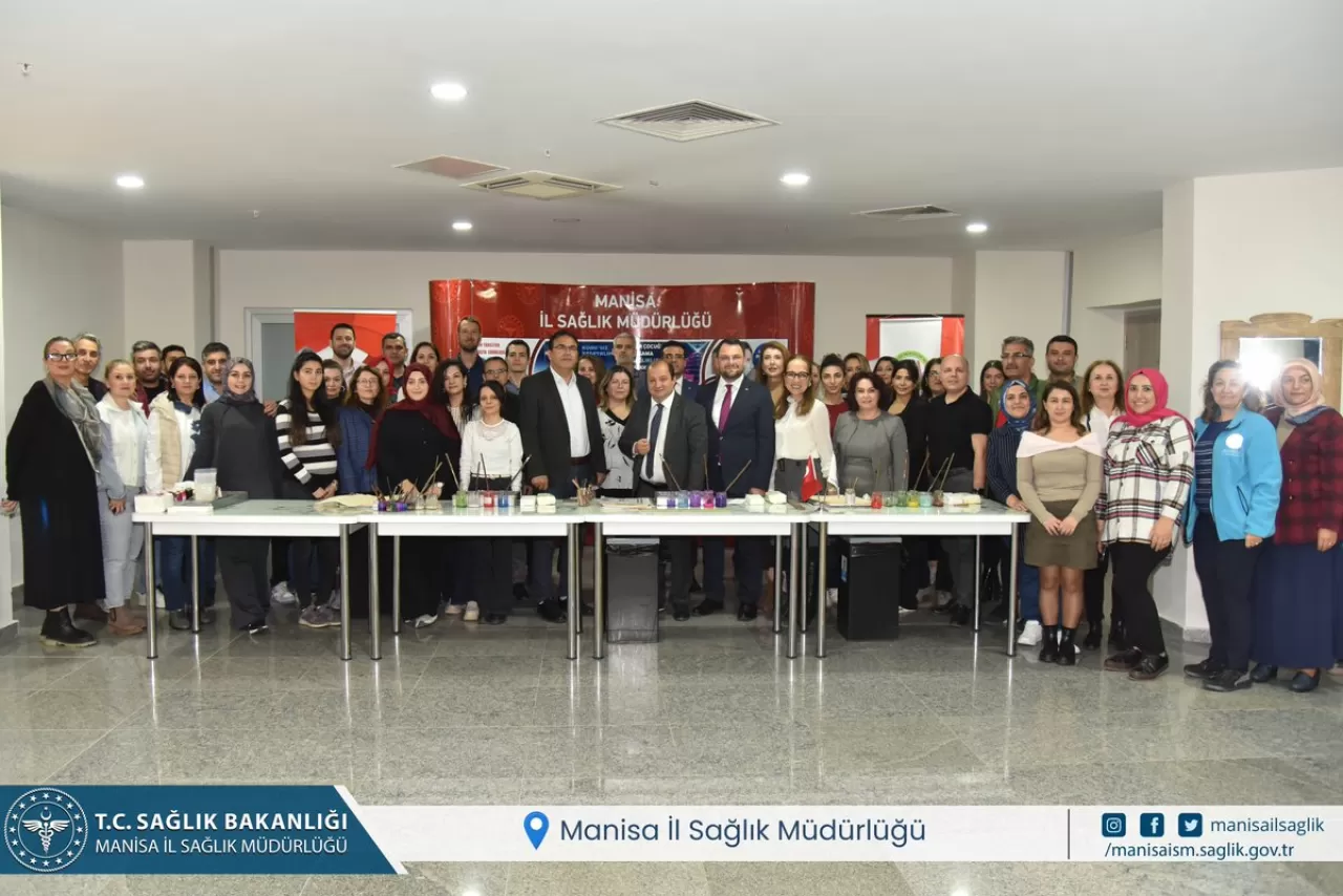 Manisa İl Sağlık Müdürlüğü Personeline Ebru Sanatı ile Motivasyon