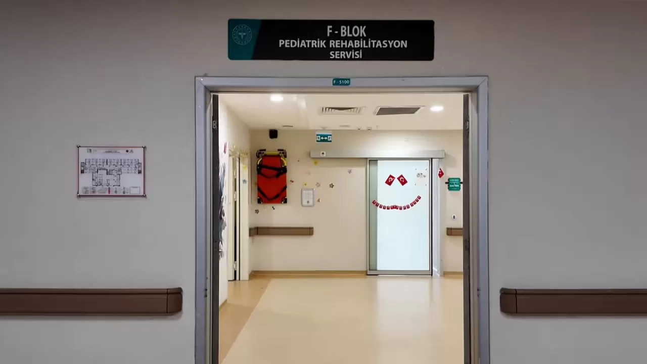İstanbul'da Uzun Süreli Tedavi Gören Çocuklar İçin Yenilenen Hastane Sınıfı Açıldı