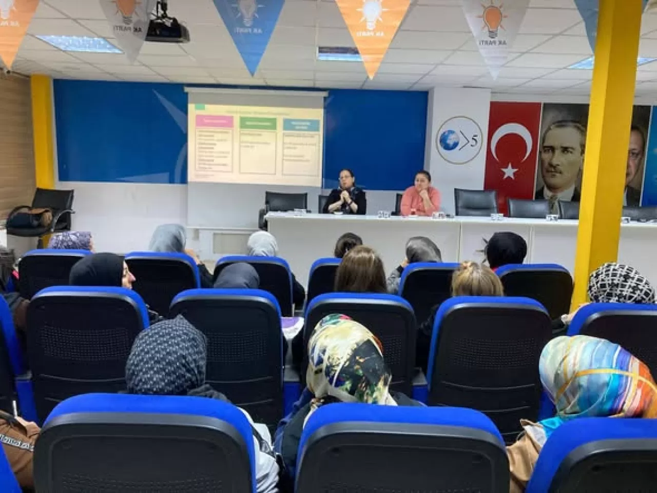 Amasya'da Meme Kanseri ve Rahim Ağzı Kanseri Farkındalık Eğitimi