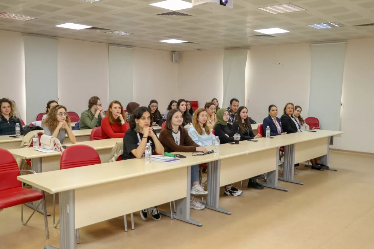 İzmir'de Yenidoğan Resüsitasyon Programı Eğitimi Gerçekleştirildi