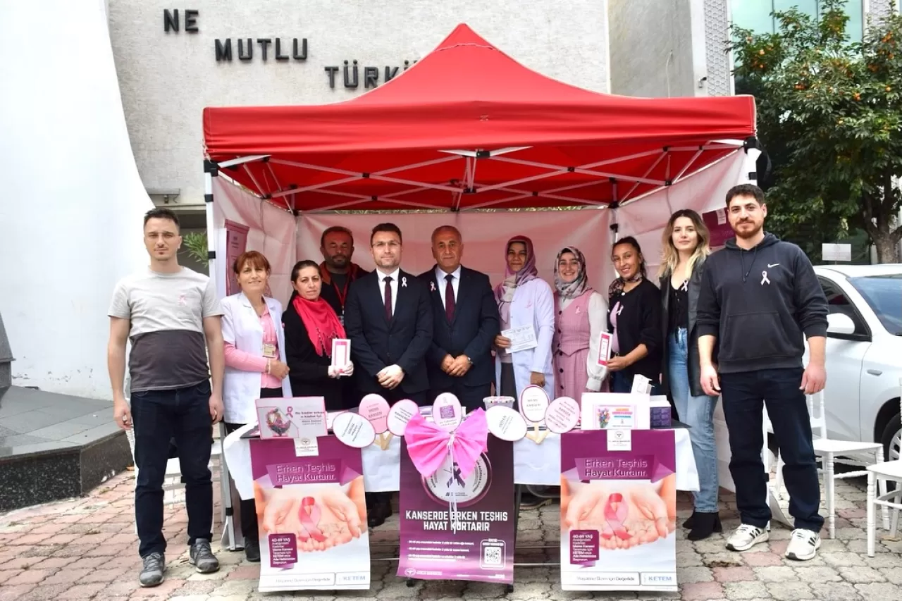 Artvin'de Meme Kanseri Farkındalık Ayı Etkinliği Düzenlendi