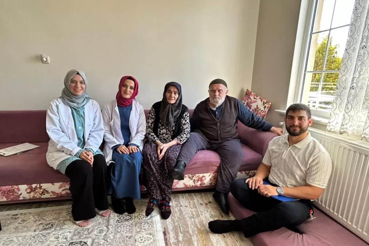 Kocaeli İl Sağlık Müdürlüğü Evde Sağlık Hizmetlerini Kesintisiz Sürdürüyor